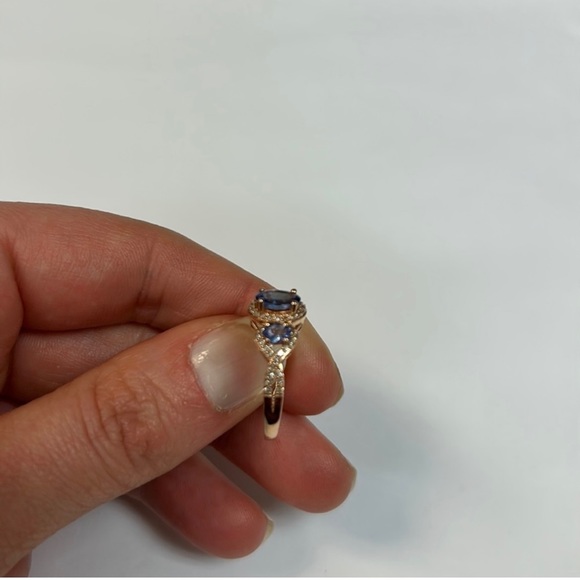 3 Stone Tanzanite & Diamond Ring set in Rose Gold - Size 7 - Picture 5 of 7